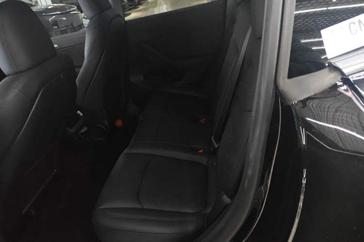 Used Tesla Model Y 2023 Rear-Wheel-Drive Version
