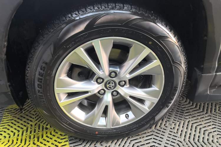 Used Toyota Highlander 2018 2.0T Four-Wheel Drive Elite Edition 7 Seats China VI Standard