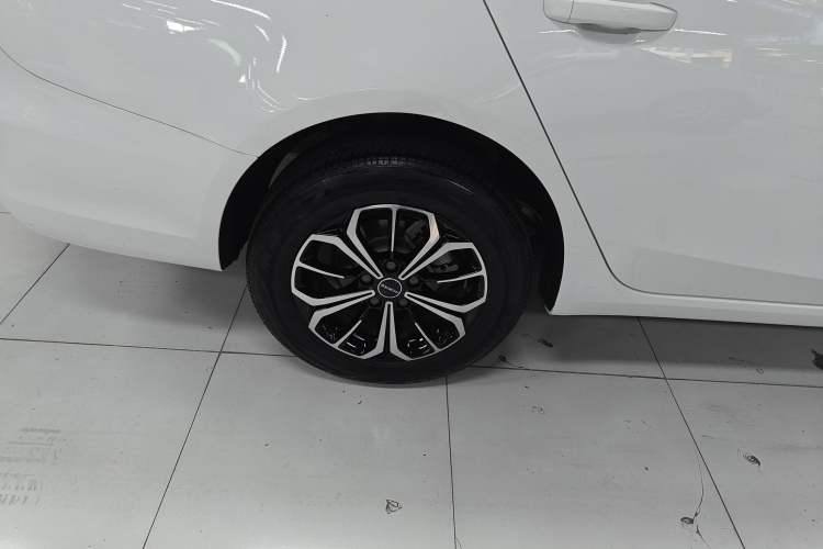 Used Roewe i6 MAX New Energy 2022 EV 500 Grand Touring Edition with Sunroof
