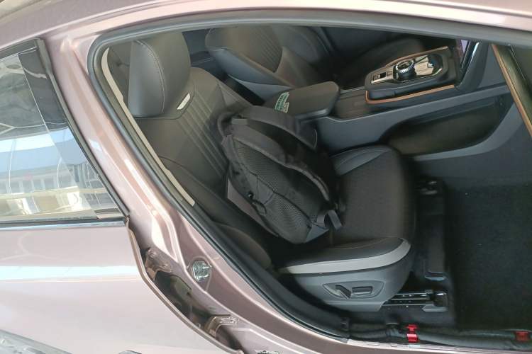 Used Toyota bZ3 2023 616 km Long-Range Premium
