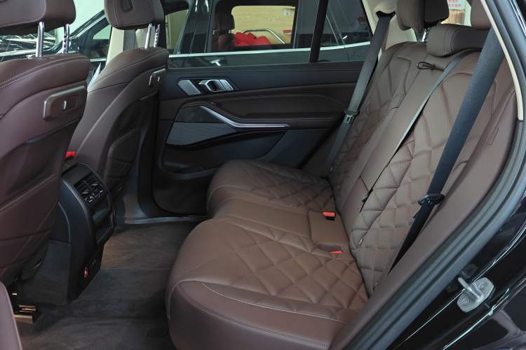 Used BMW X5 2023 xDrive 30Li Luxury M Sport Package