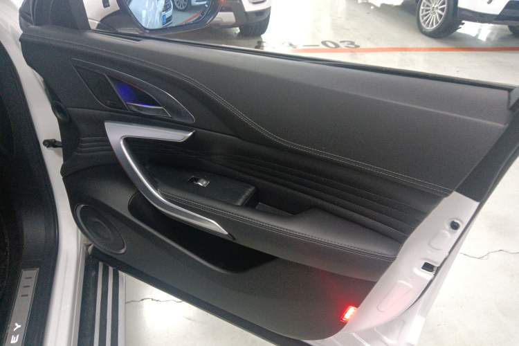 Used Wey VV7 2019 Upgraded Model 2.0T Flagship Version China VI