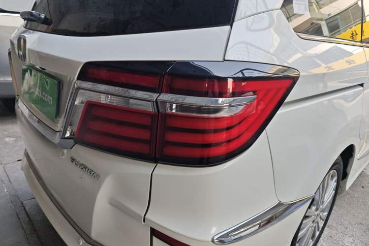 Used Honda Elysion 2016 2.4L Classic Edition
