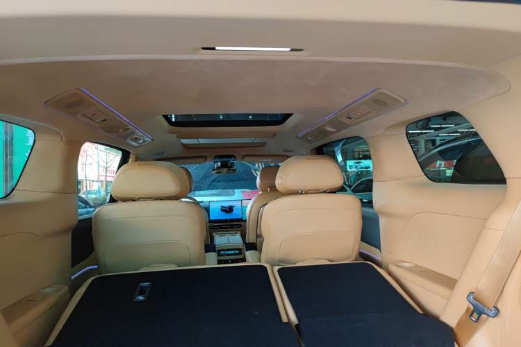 Used VOYAH Dream 2025 PHEV Four-Wheel-Drive Flagship Kunpeng Edition
