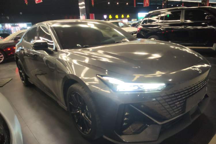 Used Changan UNI-V iDD 2023 Zhidian iDD 1.5T 113km Smart & Fun Version (Rapid Edition)
