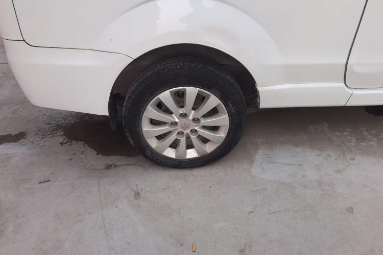 Used Jinbei Gold Hiace M Classic 2022 1.5L Travel Lion Passenger Van 7 Seats
