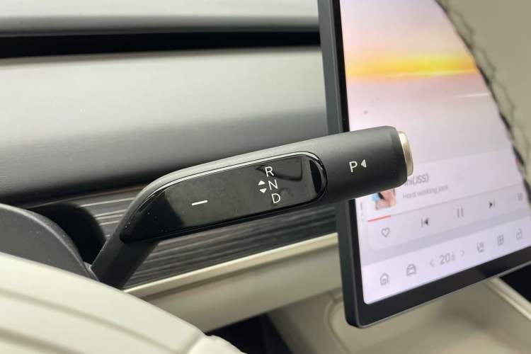 Used ONVO L60 2024 60 kWh Rear-Drive Version
