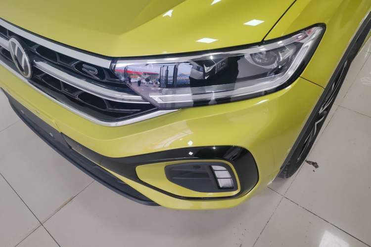 Used Volkswagen T-ROC 2023 300TSI DSG Two-Wheel Drive Starlight Edition
