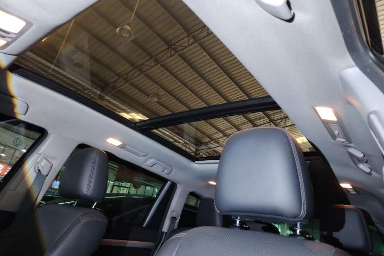 Used Toyota Highlander 2018 2.0T Four-Wheel Drive Prestige Version 7 Seats China V Emission Standard
