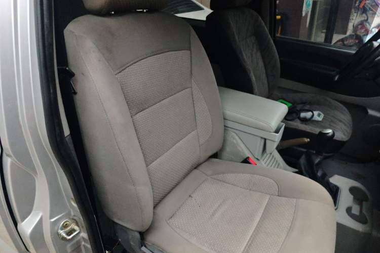 Used FORTHING Lingzhi 2015 V3 1.5L 5-Seater Special Offer Model
