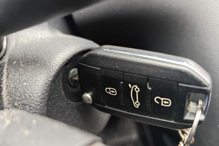 Used Peugeot 3008 2013 2.0L Automatic Classic Edition