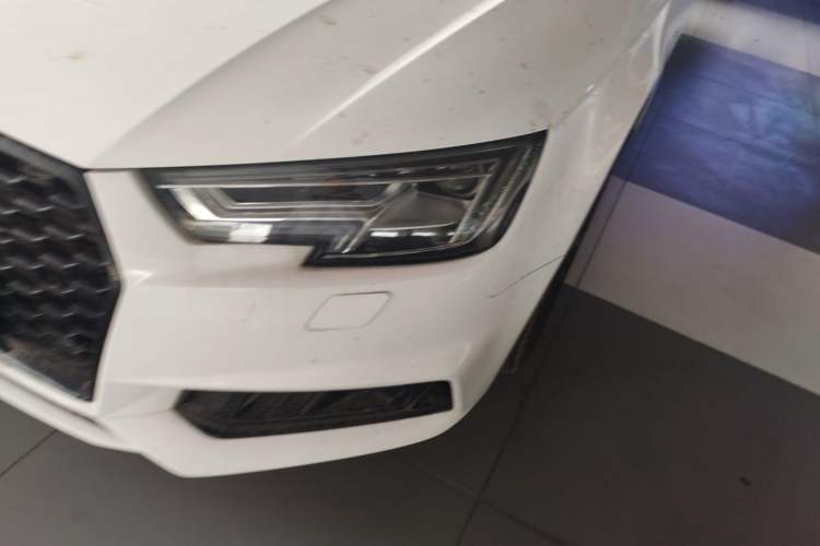 Used Audi A4L 2018 30th Anniversary Edition 40 TFSI Fashion Model
