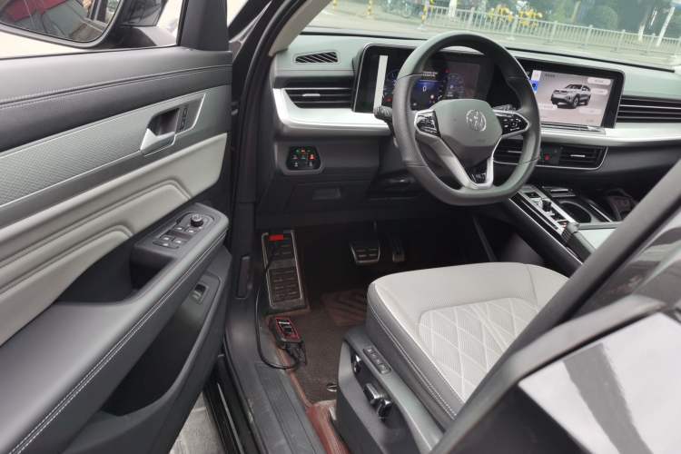 Used Volkswagen Talagon 2024 Facelifted 380TSI All-Wheel Drive R-Line Cruise Premium Edition
