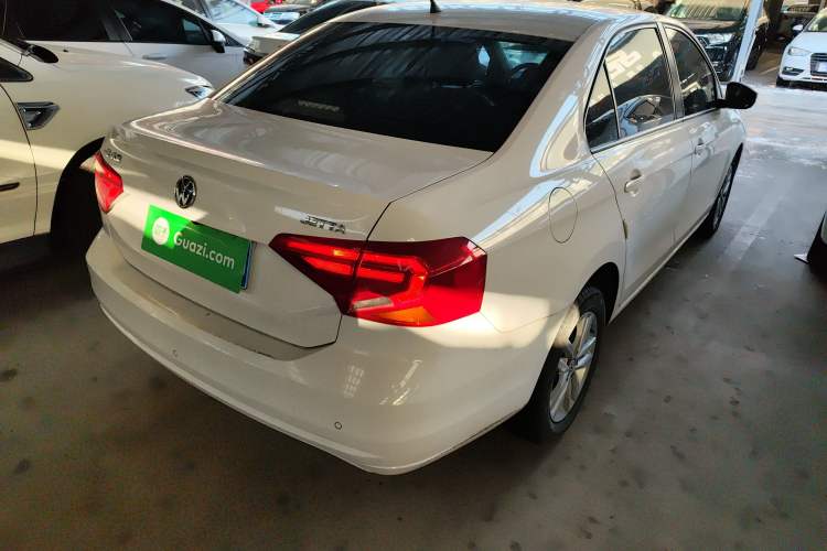 Used Volkswagen Jetta 2019 Dream Edition 1.4L Manual Fashion Version
