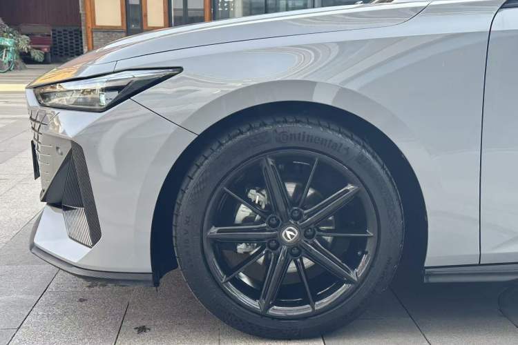 Used Changan UNI-V 2022 1.5T Prestige Version