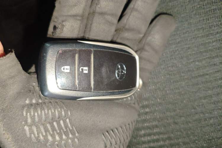 Used Toyota RAV4 2016 2.0L CVT Two-Wheel Drive Fashion Edition China V Standard
