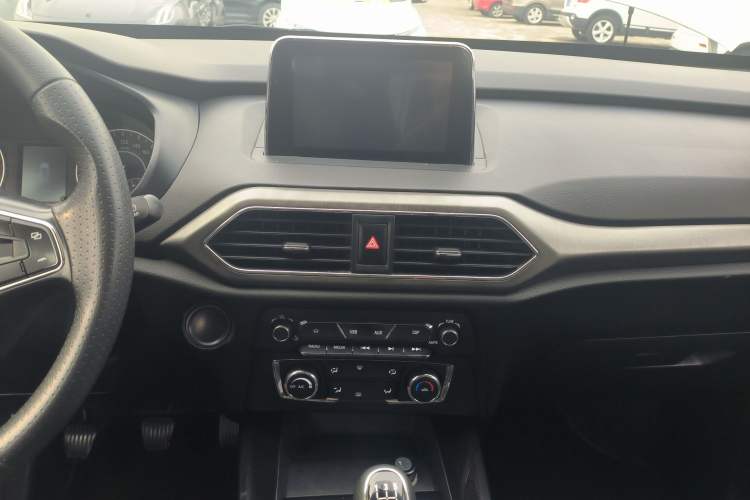 Used Dongfeng Fengon S560 2018 1.8L Manual Comfort 7-Seater