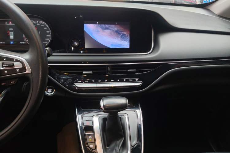 Used GAC Trumpchi M6 2021 270T DCT Luxury Edition (7 Seats)
