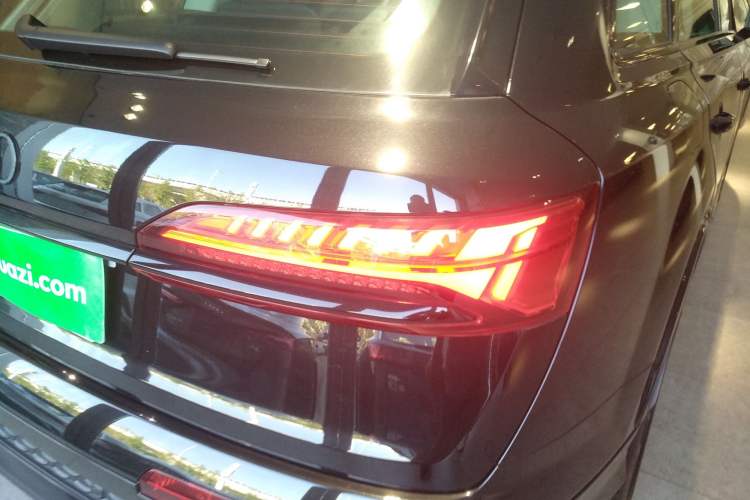 Used Audi Q7 2024 45 TFSI quattro S line Black Warrior Edition