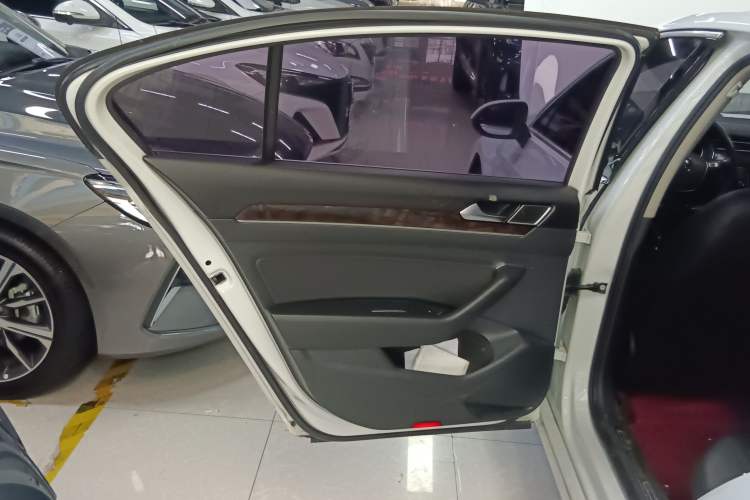 Used Volkswagen Magotan 2018 330TSI DSG Luxury Model
