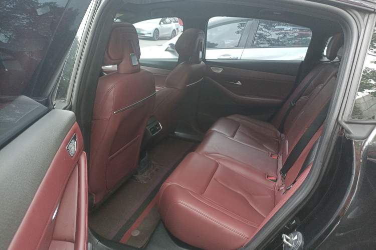 Used  SL03 2023 200Max Range-Extended Version
