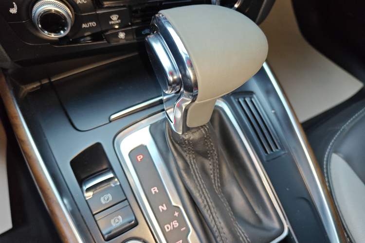 Used Audi Q5 2017 Plus 40 TFSI Technology Model
