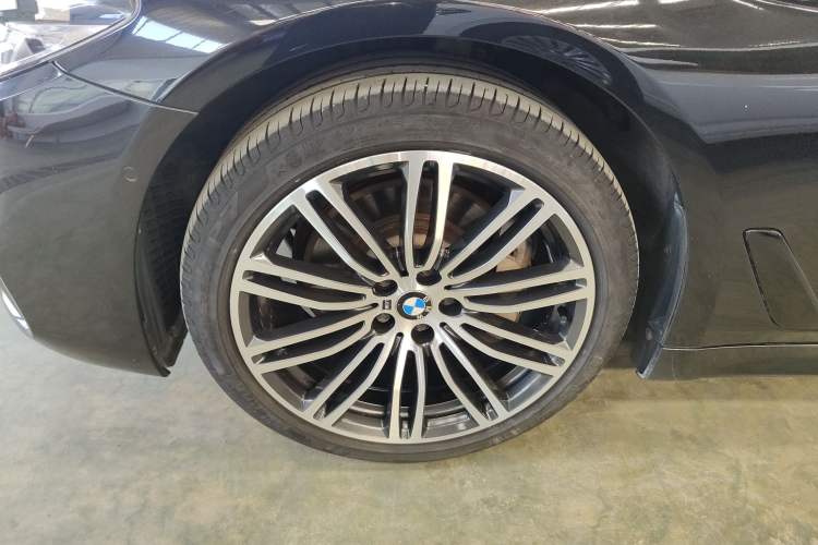 Used BMW 5 Series 2018 Restyled 530Li Leading Edition M Sport Package
