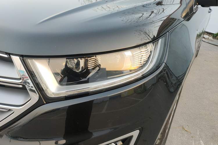 Used Ford Edge 2015 2.0T GTDi Four-Wheel Drive Prestige Model
