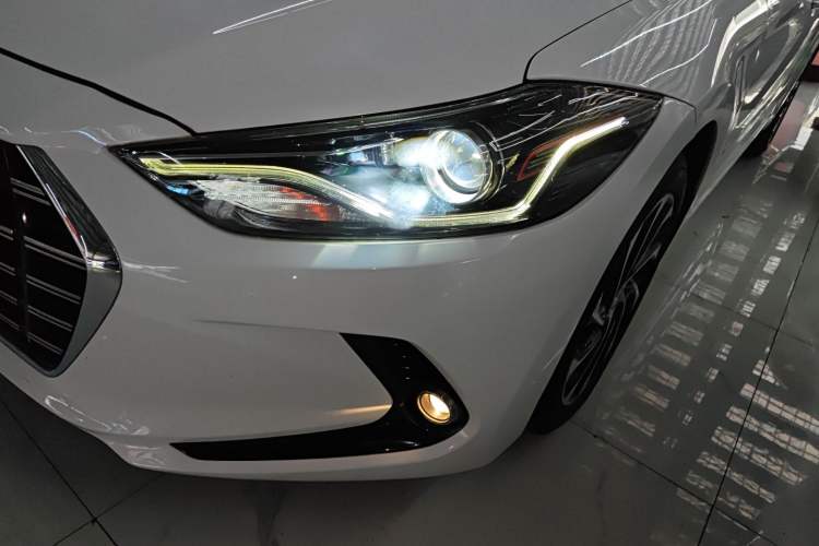 Used Hyundai Elantra 2019 1.4T Dual-Clutch Xuan Dong · Dynamic Model
