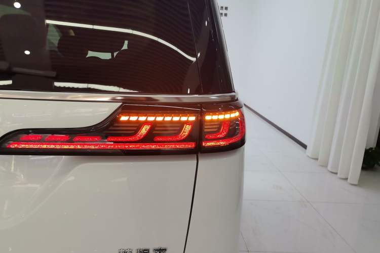 Used VOYAH Dream 2022 0-Carbon Edition Home+ Range Package 605 km