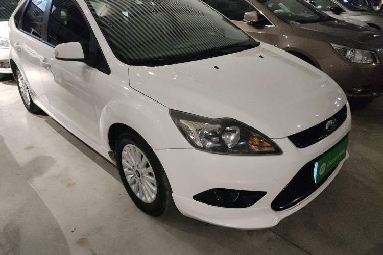 Used Ford Focus 2013 Hatchback Classic 1.8L Automatic Fashion Edition

