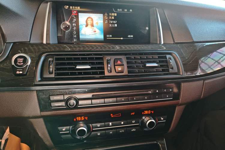 Used BMW 5 Series 2014 525Li Luxury Design Package
