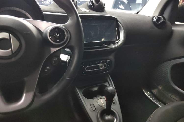 Used  fortwo 2018 1.0L 52kW Hardtop Passion Edition China V Standard