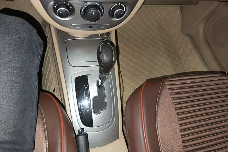 Used Buick Excelle 2013 1.5L Automatic Classic Model
