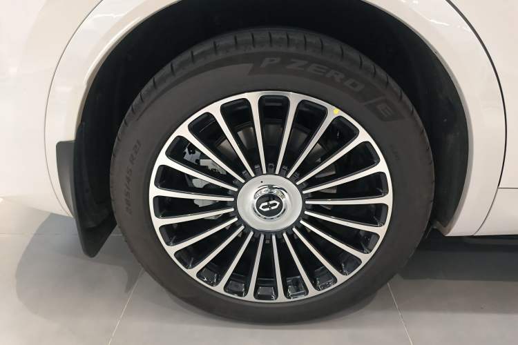 Used Hima AITO M8 2025 Extended-Range Ultra Version 53.4 kWh 6-Seater Edition