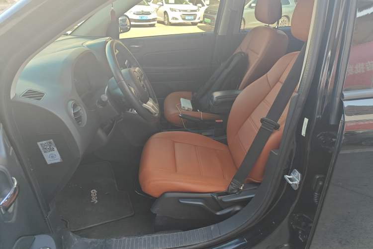 Used  Compass 2014 Revised Version 2.0L Two-Wheel Drive Entry-Level Edition
