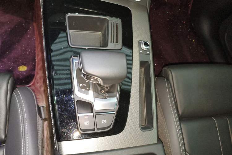 Used Audi Q5L 2023 40T Luxury Dynamic Model
