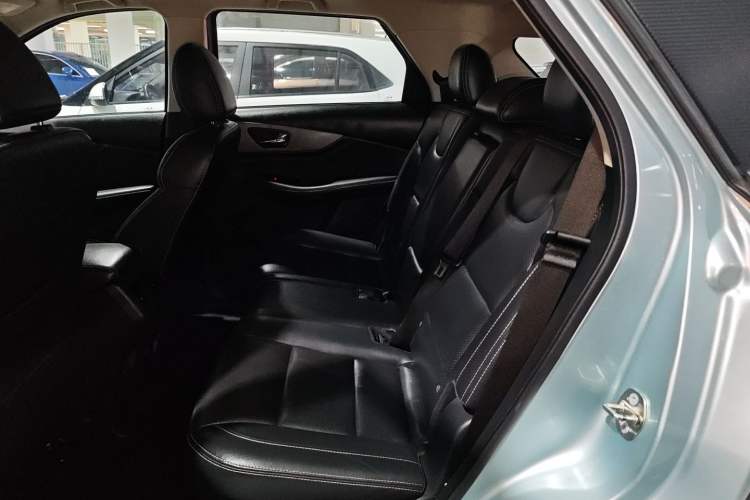 Used Dongfeng Fengon S560 2018 1.8L Manual Comfort 5-Seater China V Standard
