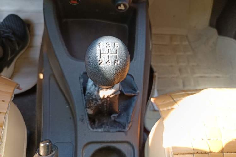 Used Wuling Rongguang V 2016 1.5L Standard Version
