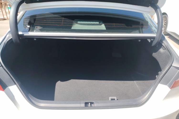 Used Toyota Camry 2021 2.0G Luxury Edition
