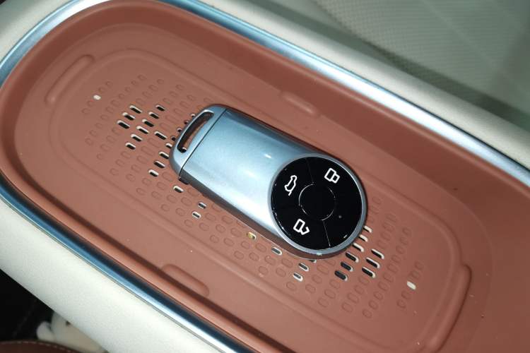 Used ORA Good Cat 2023 401 km Standard Range Premium Version Lithium Iron Phosphate