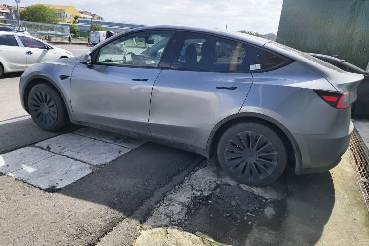 Used Tesla Model Y 2024 Rear-Wheel-Drive Version
