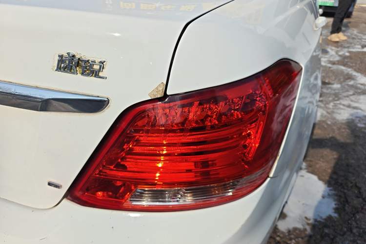 Used BYD Surui 2015 Revised Version 1.5L Manual Luxury Edition
