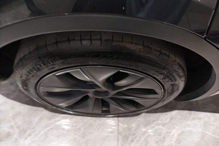 Used Tesla Model Y 2024 Rear-Wheel-Drive Version
