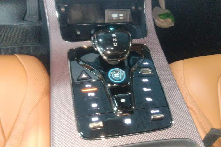 Used BYD Han 2022 EV Genesis Edition 715 km Front-Wheel-Drive Flagship Model
