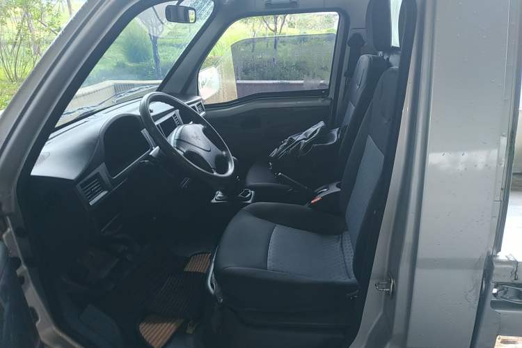 Used Wuling Zhiguang Small Truck 2020 1.2L Single Cab
