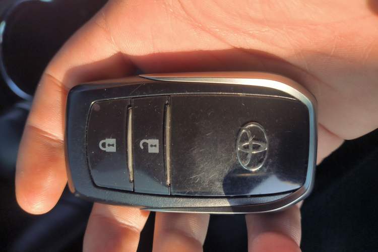 Used Toyota Highlander 2018 2.0T Four-Wheel Drive Luxury Version 7 Seats China VI Standard
