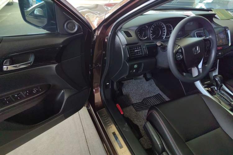 Used Honda Accord 2016 2.0L Comfort Edition
