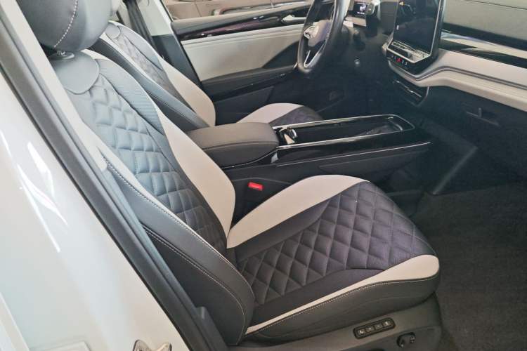 Used Volkswagen ID.6 CROZZ 2022 Long-Range PRO Edition
