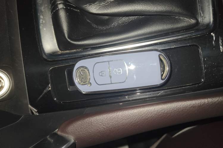 Used Mazda CX-4 2018 2.0L Automatic Two-Wheel Drive Blue Sky Premium Upgrade Version China V Standard
